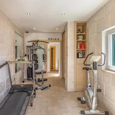 Casa vacanze Nice In With Heated Swimming Pool Makarska